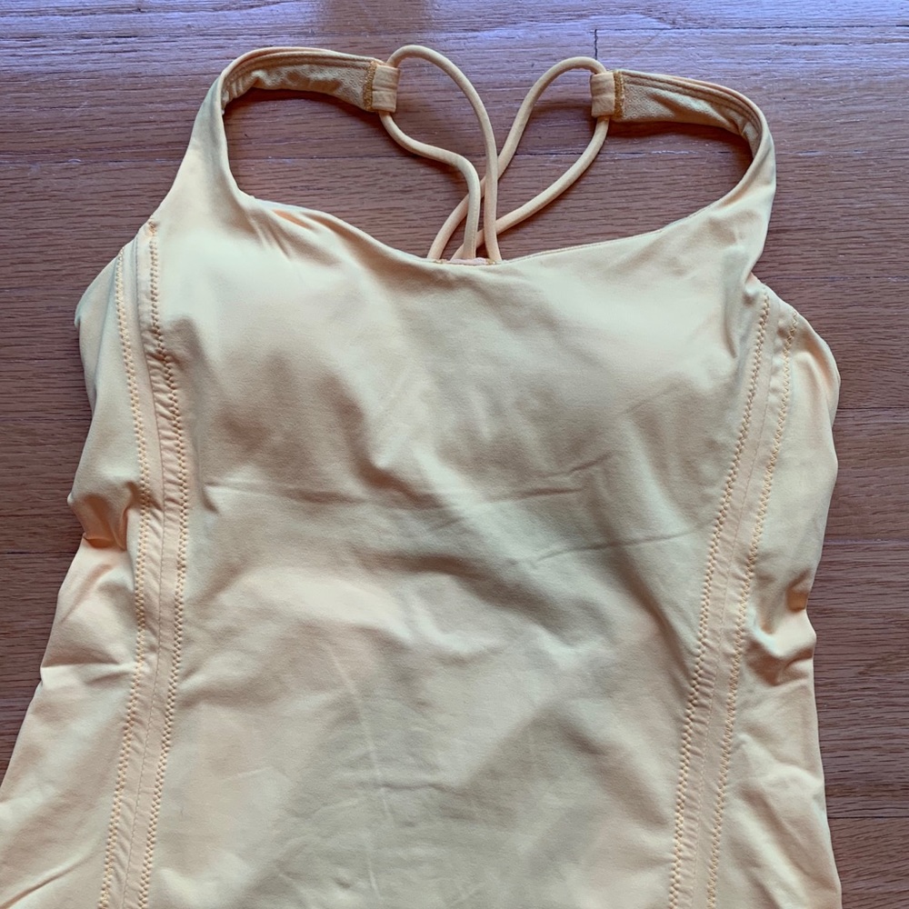 Lululemon free to be tank